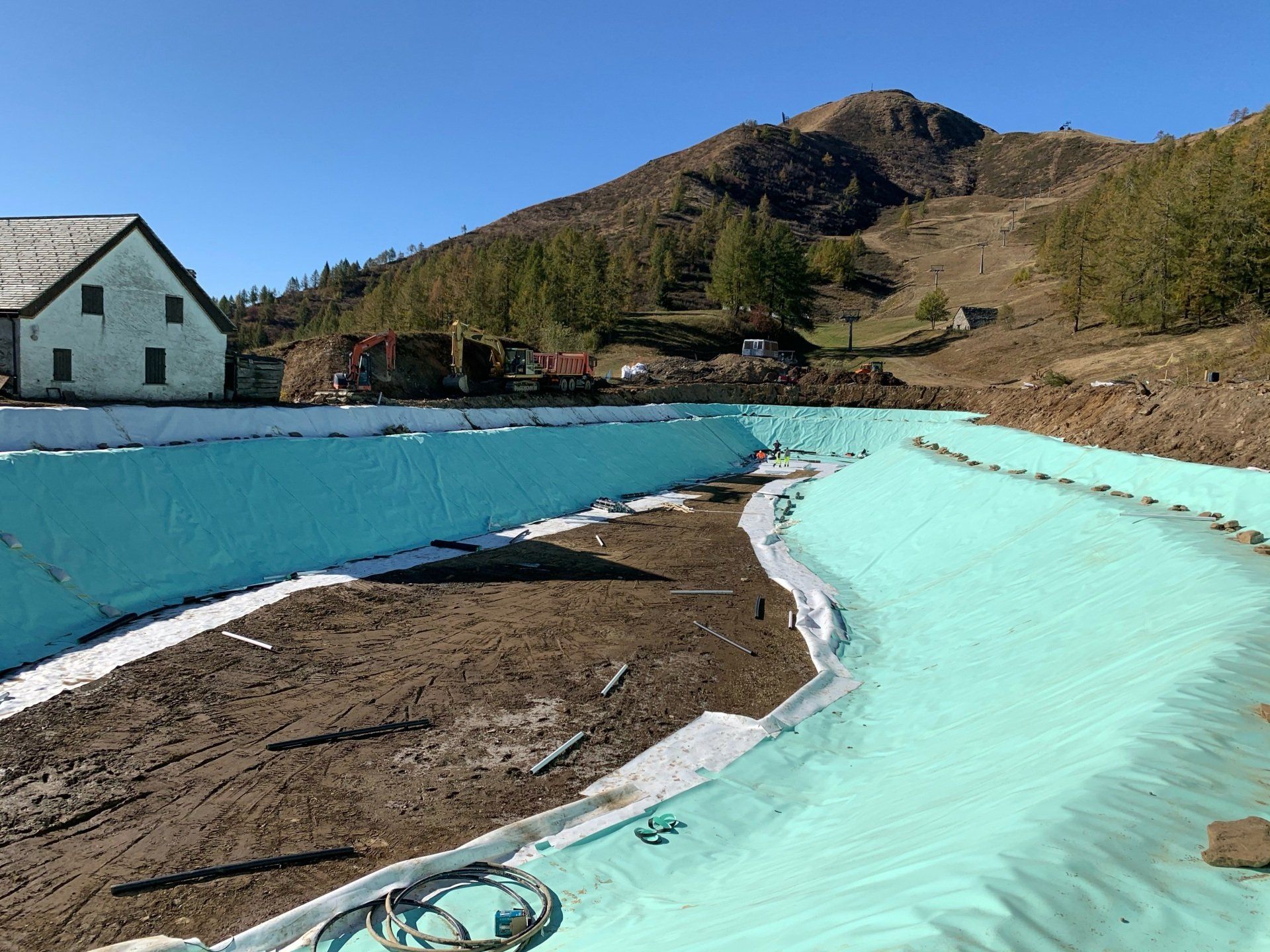 muro in mattoni appena eretto