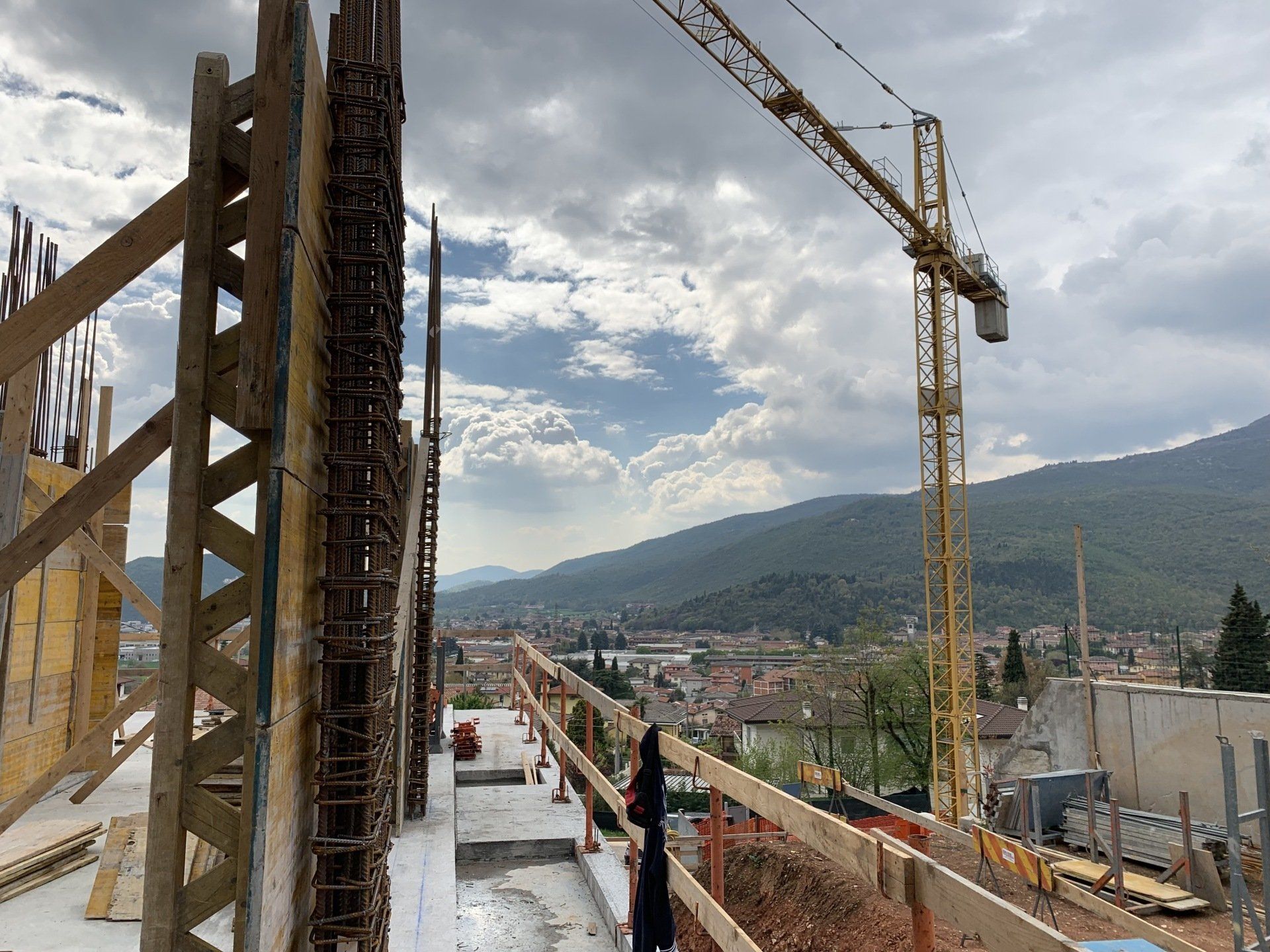 posa materiali per costruzione villa