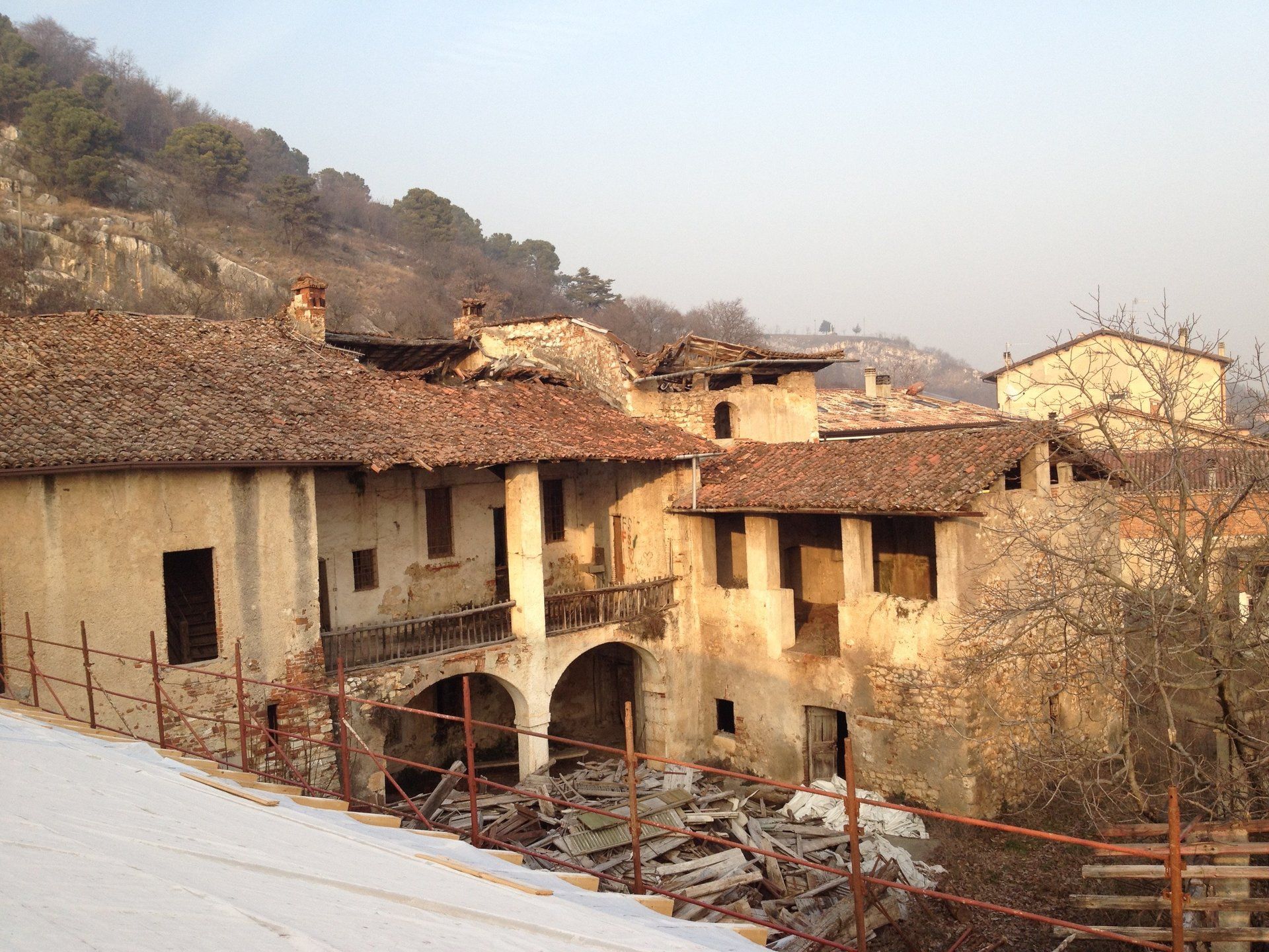 Impalcatura per messa in sicurezza di rustici