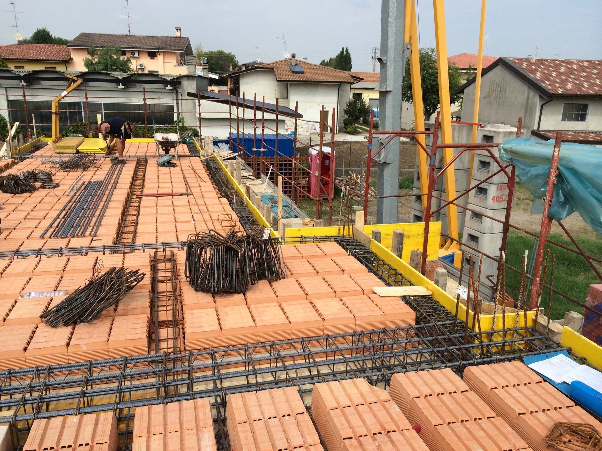 posa materiali per costruzione villa