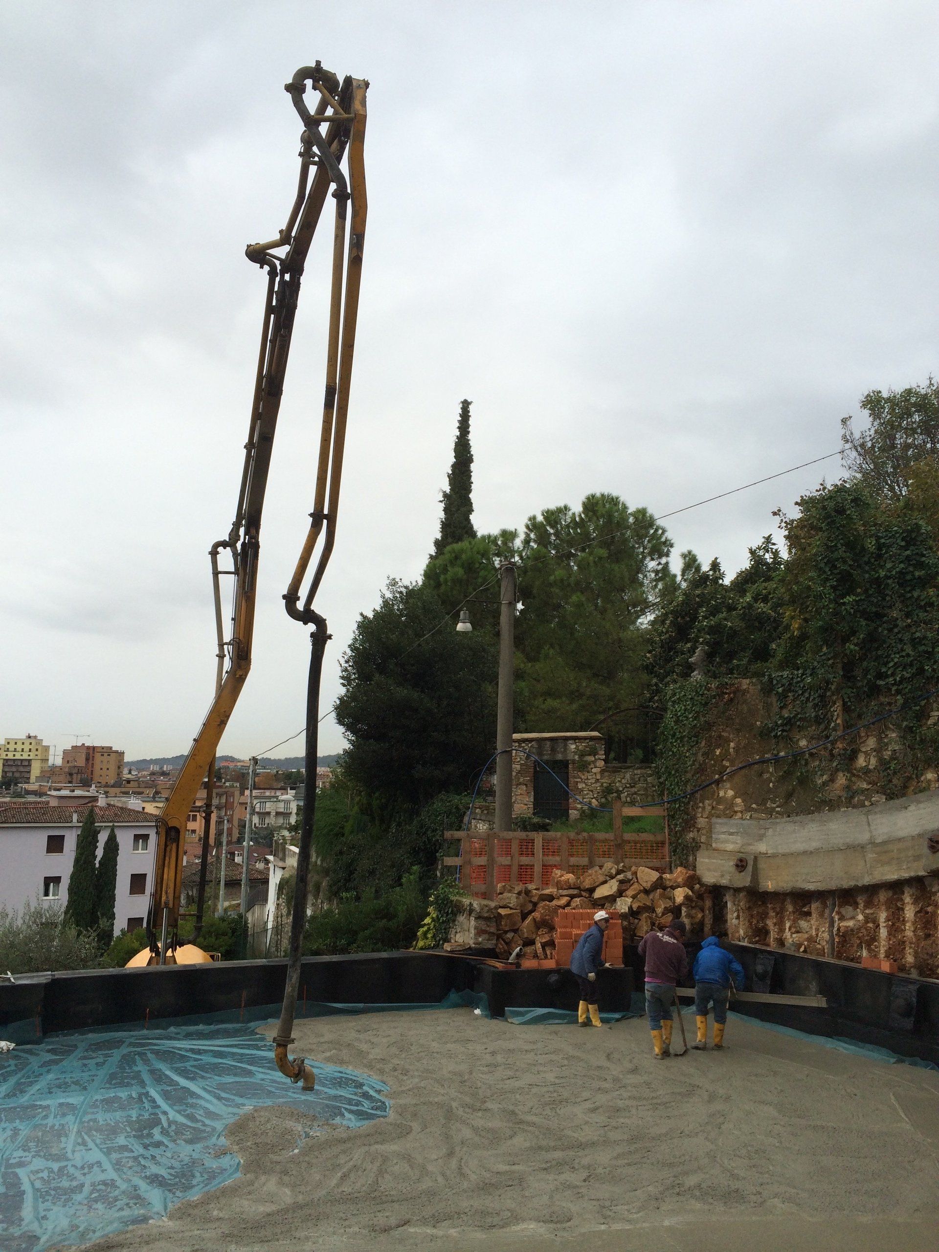 deposito materiale per realizzazione autorimessa