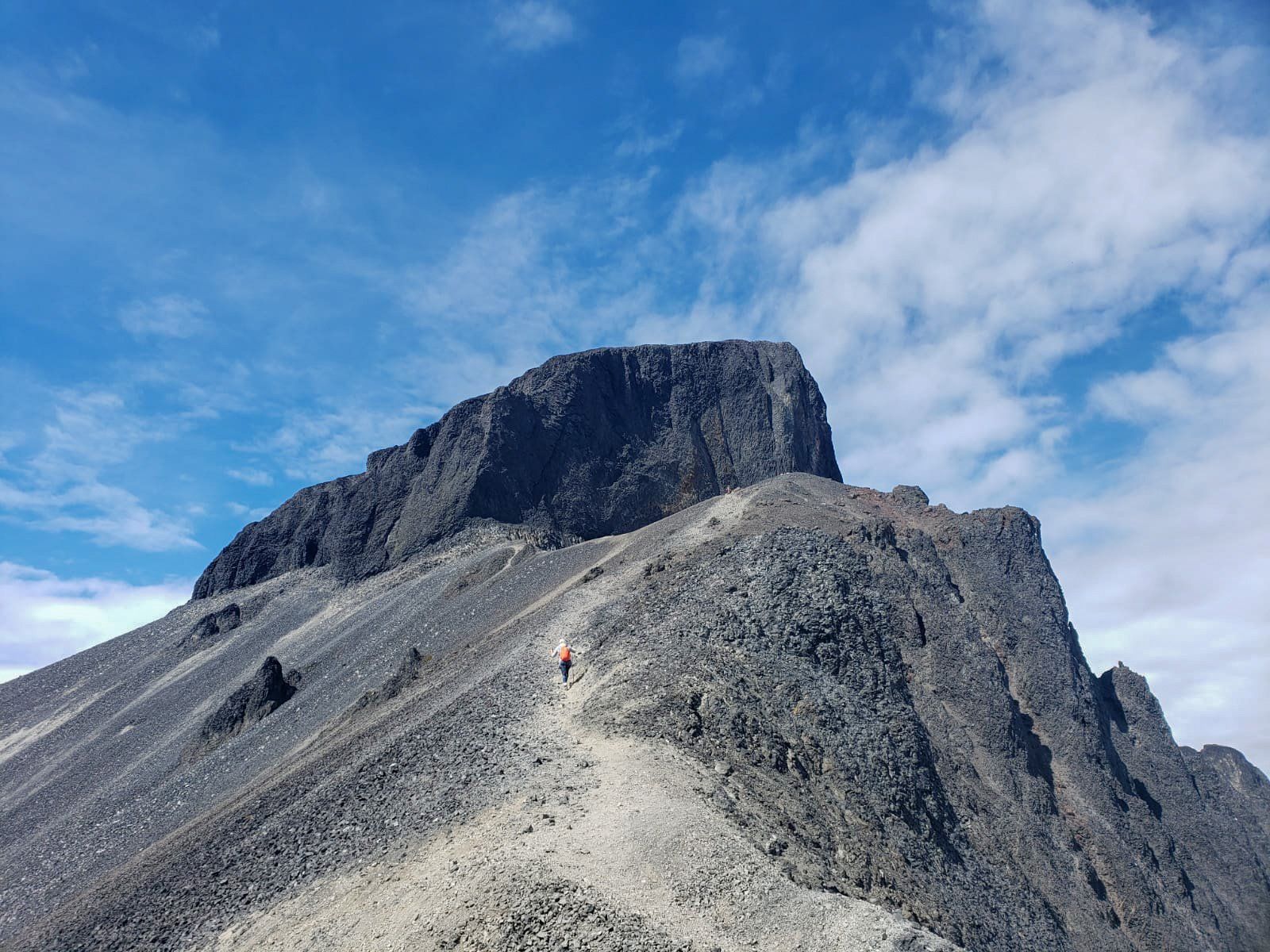 MEC Travel Light Daypack 16 at Black Tusk