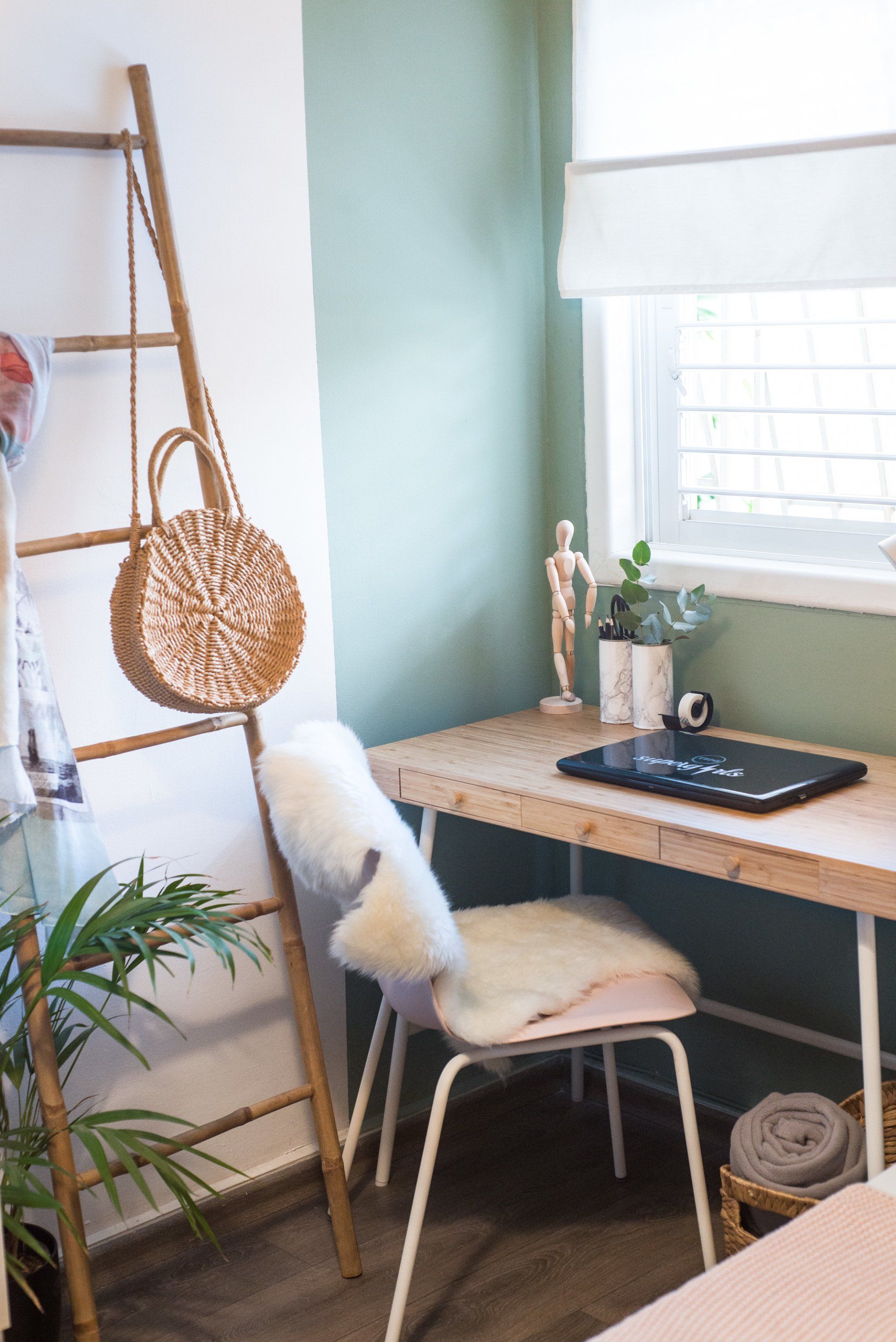 vancouver based photographer canada real estate interior design selling listings photography bedroom