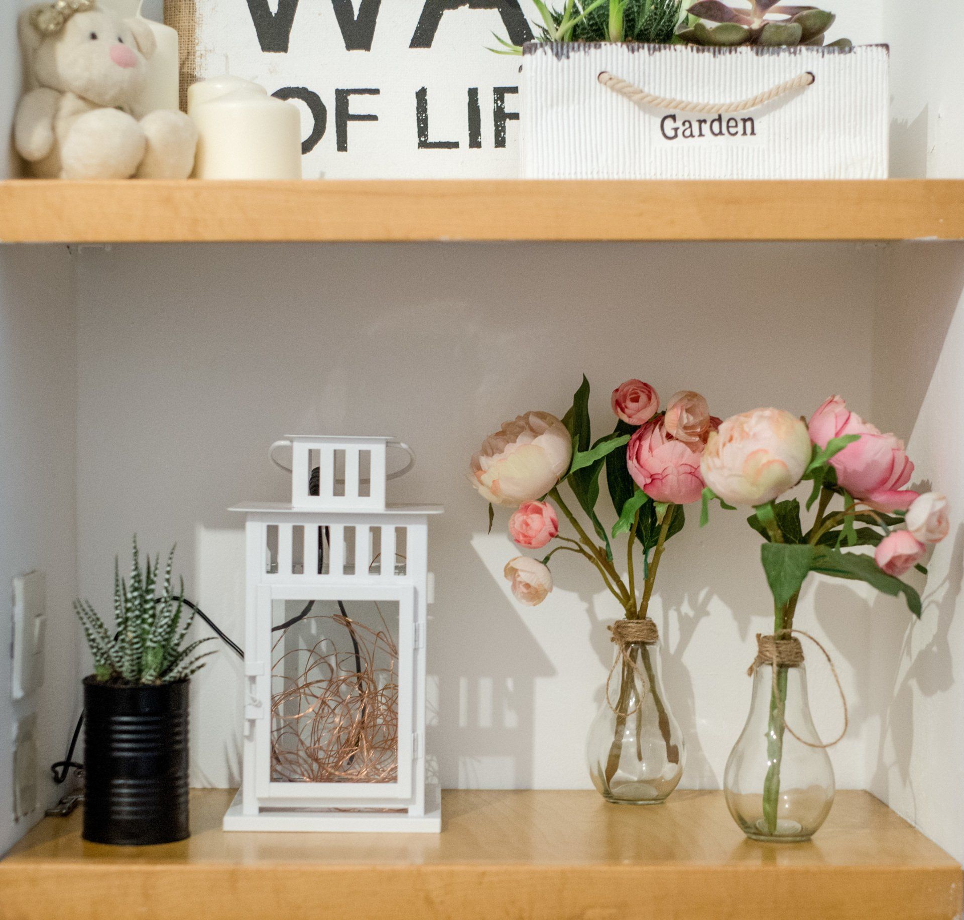 vancouver based photographer canada real estate interior design selling listings photography details bedroom cozy