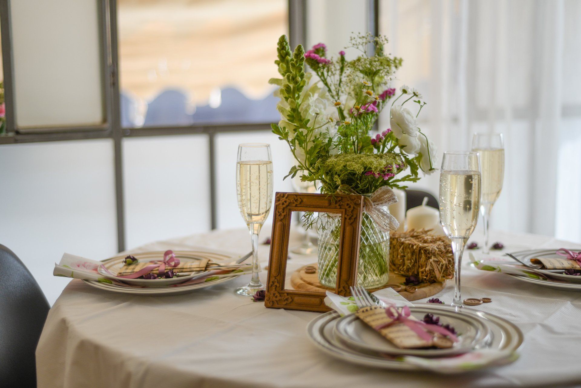 vancouver based photographer canada real estate interior design selling listings photography dining space