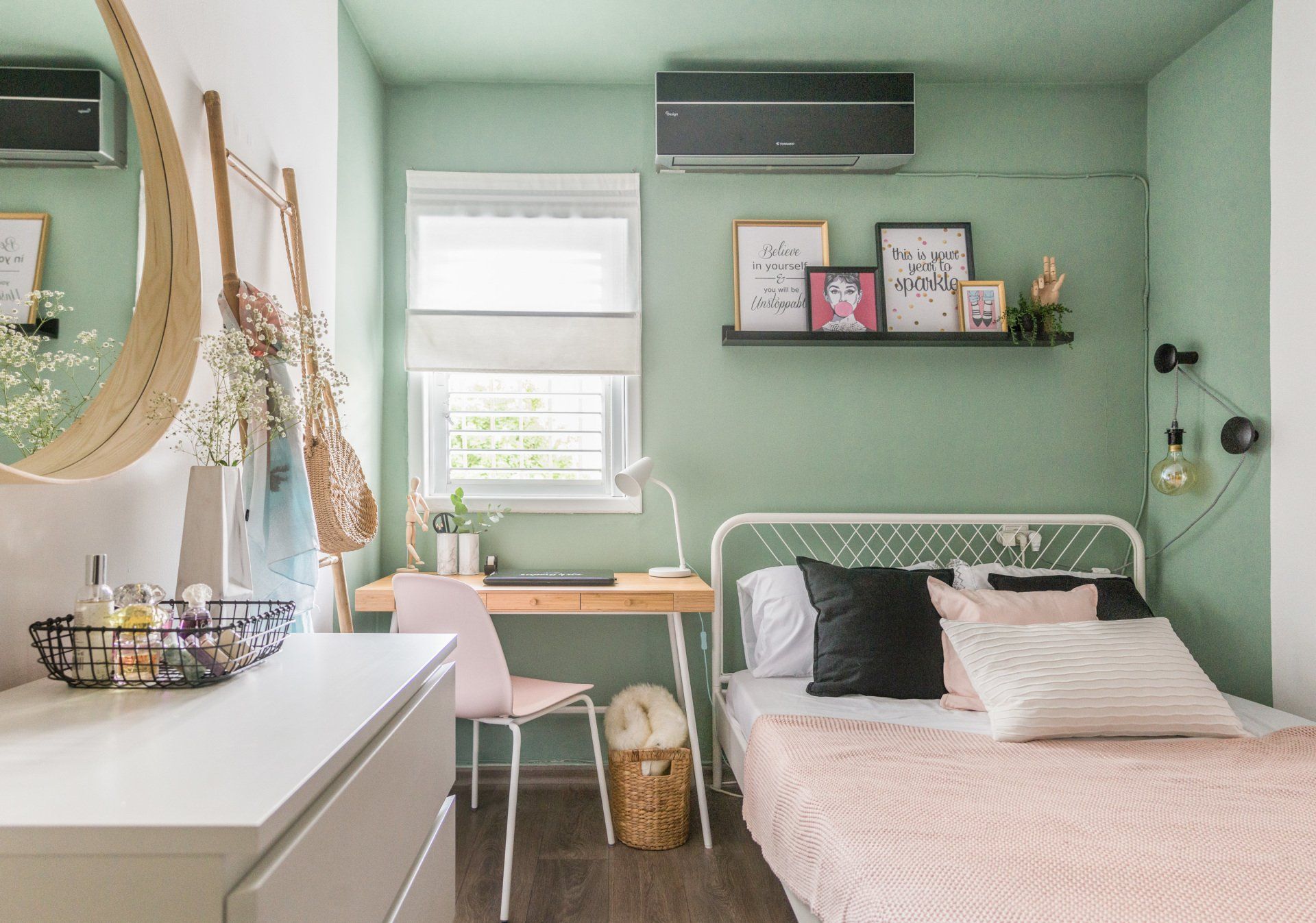 vancouver based photographer canada real estate interior design selling listings photography  cozy bedroom