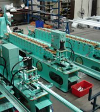 Rolling mills for the manufacture of slats