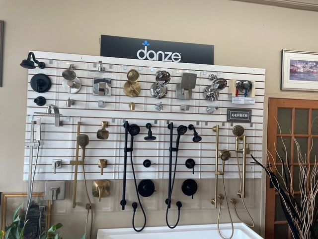 A wall with a sign that says ' donze ' on it