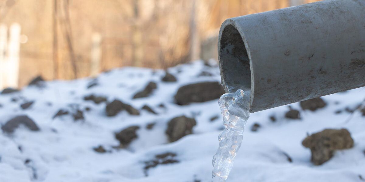 how to unfreeze pipes in winter