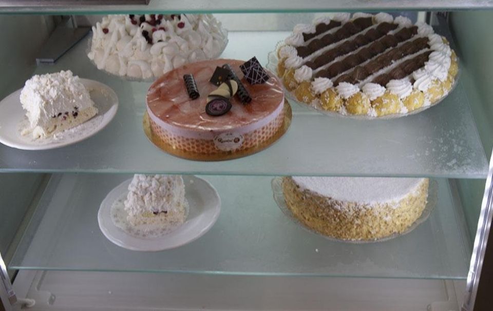 HEMOTON Supporto Per Torte In Marmo E Metallo - Vassoio Rotondo 16,5 Cm, Grigio, Elegante Base Per Dessert, Torte Nuziali E Buffet, Riutilizzabile - 3