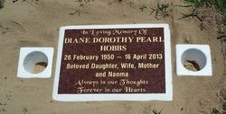 Headstone of Diane Dorothy Pearl Hobbs, with birth and death dates, and inscription:
