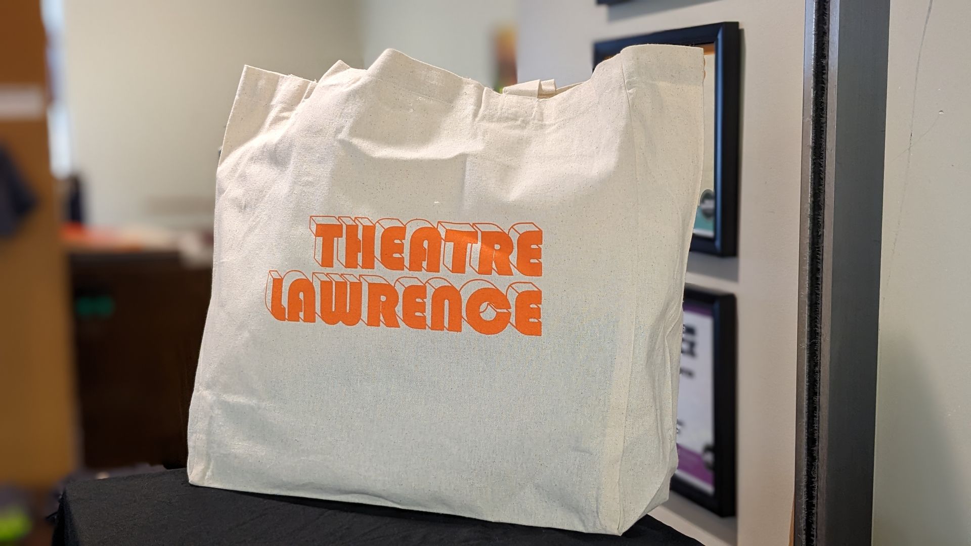 Beige tote bag with orange 