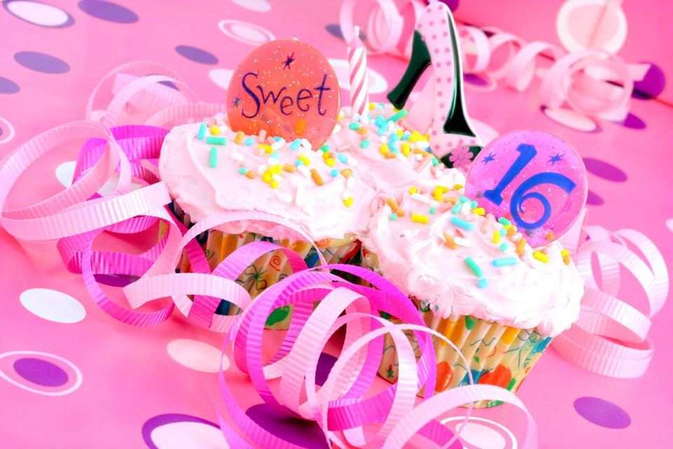 Sweet And Simple 7 Easy 16th Birthday Party Ideas - Sweet 16 Decoration Ideas Homemade