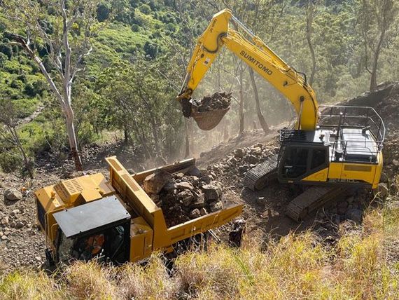 Sumitomo SH210LC Excavator