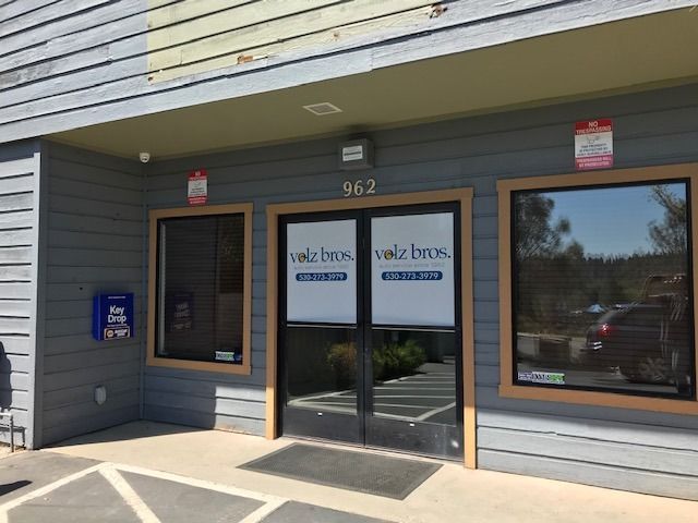 Auto Shop Front Door | Volz Automotive