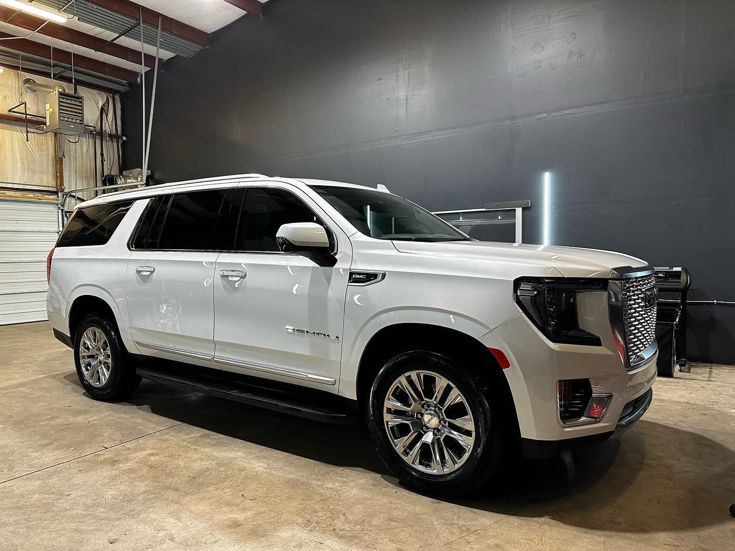 thumbnail image 2 of AUTOTEK Pre-Cut Window Tint Film Kit For GMC Yukon XL 2007-2014 - All Sides, Multiple Shade Levels (5% To 70%) 2 of 6