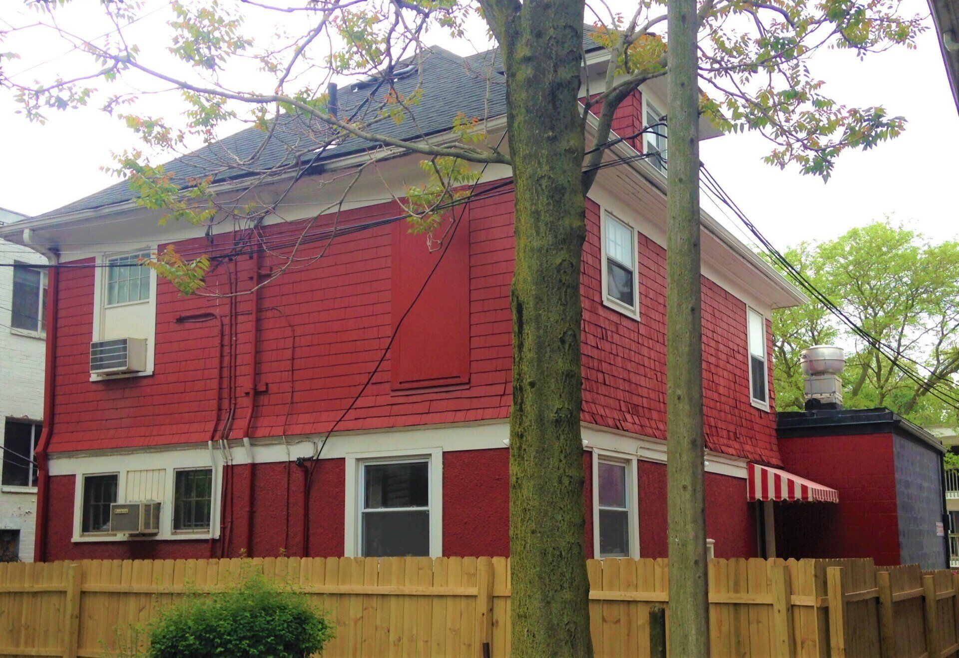 1329 1/2 South University