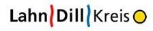 Logo für Lahn-Dill-Kreis mit roten und blauen Wellenlinien zwischen den Wörtern und einem gelben Kreis am Ende.
