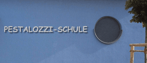 Blaue Wand mit dem Text 