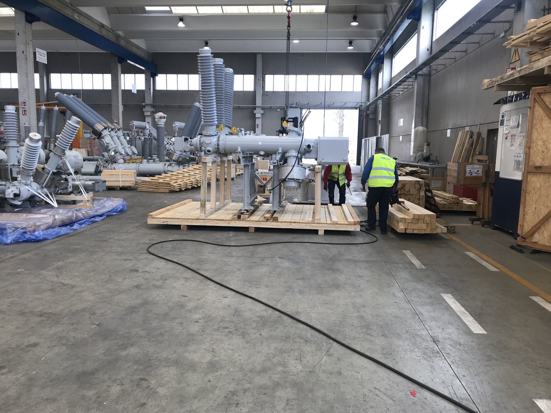 interni azienda con macchinari