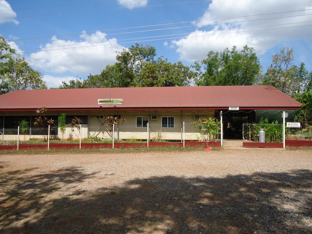 Reception Entry — Budget Accommodation in Rum Jungle, NT
