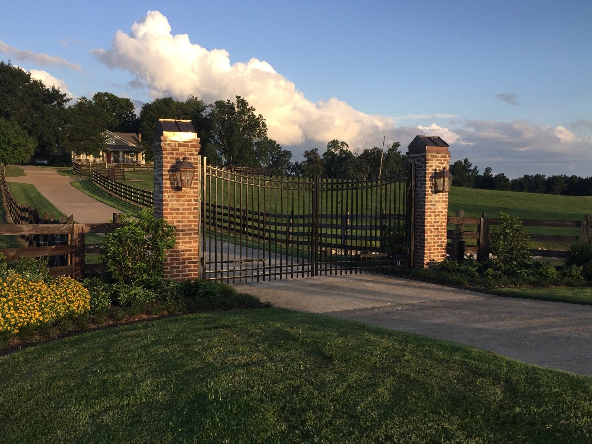 Side View of Gate — Columbus, MS — Columbus Fence Company