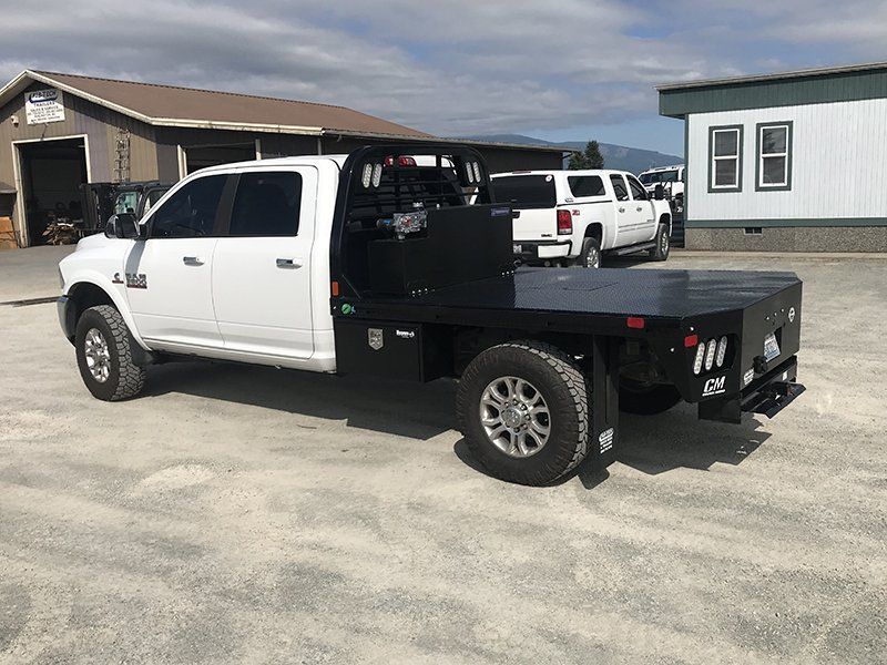 8'-6 RD w/ Buyers underbody boxes & Equipment fuel tank