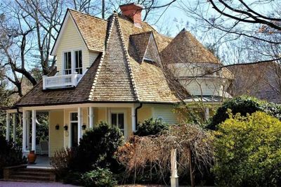 CertainTeed Shingles — House with Shingles Roof in Chapel Hill, NC
