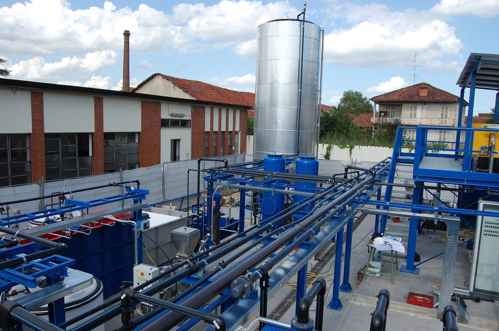 impianto di depurazione acqua in un'industria