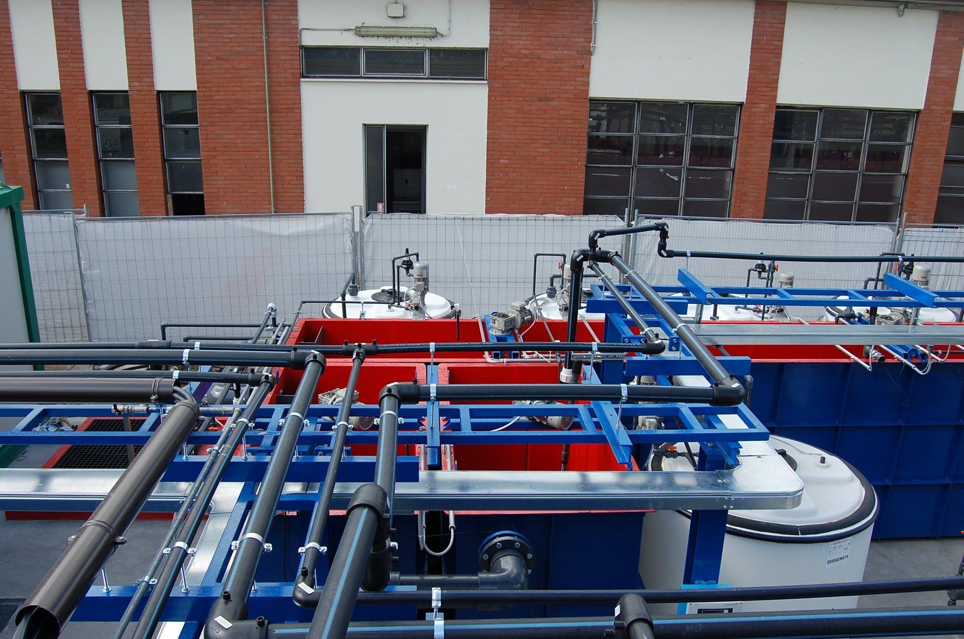 tubature di un impianto di depurazione acqua