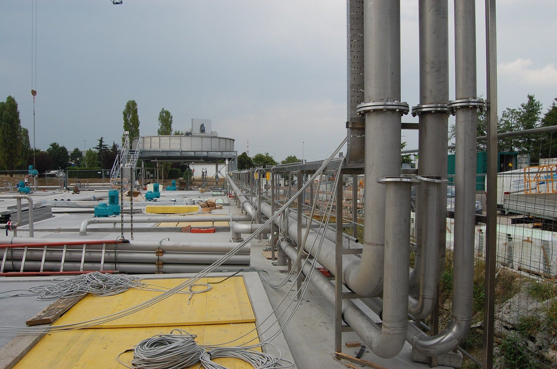 tubazioni per cisterna di depurazione acqua