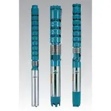 Tre pompe sommergibili verticali su uno sfondo grigio.