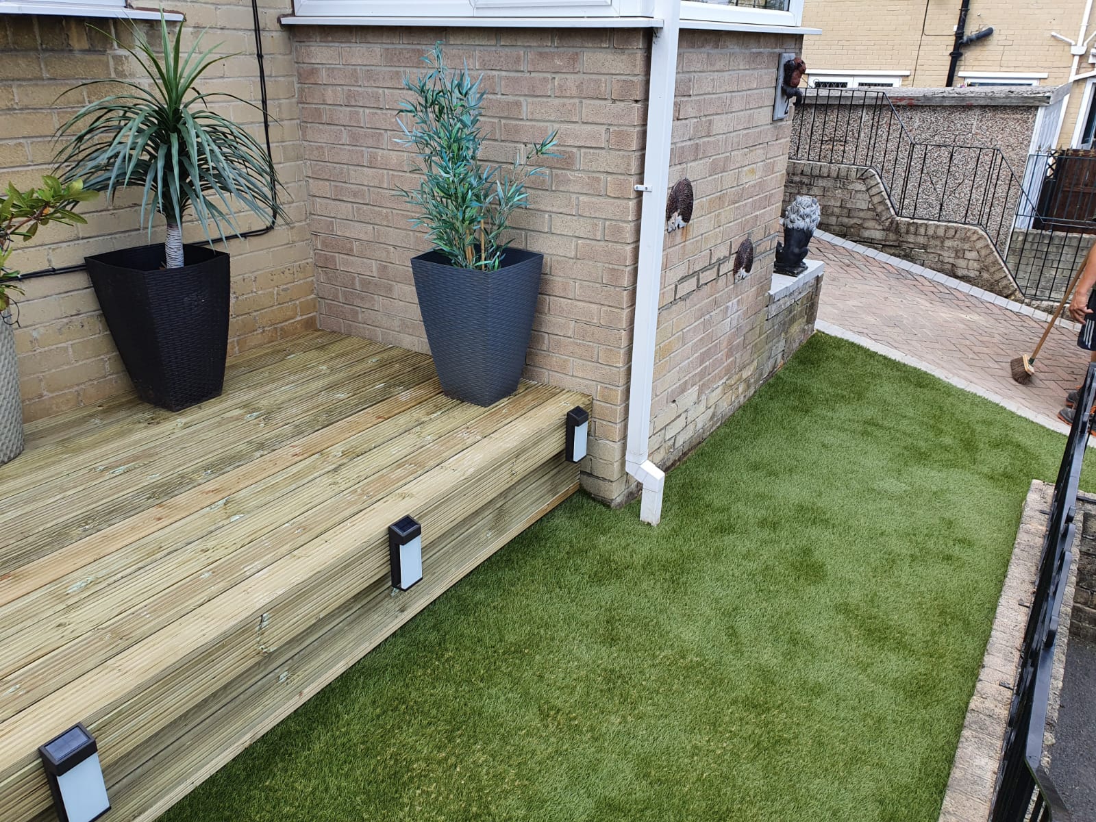 Small artificial grass area in Kendray Barnsley