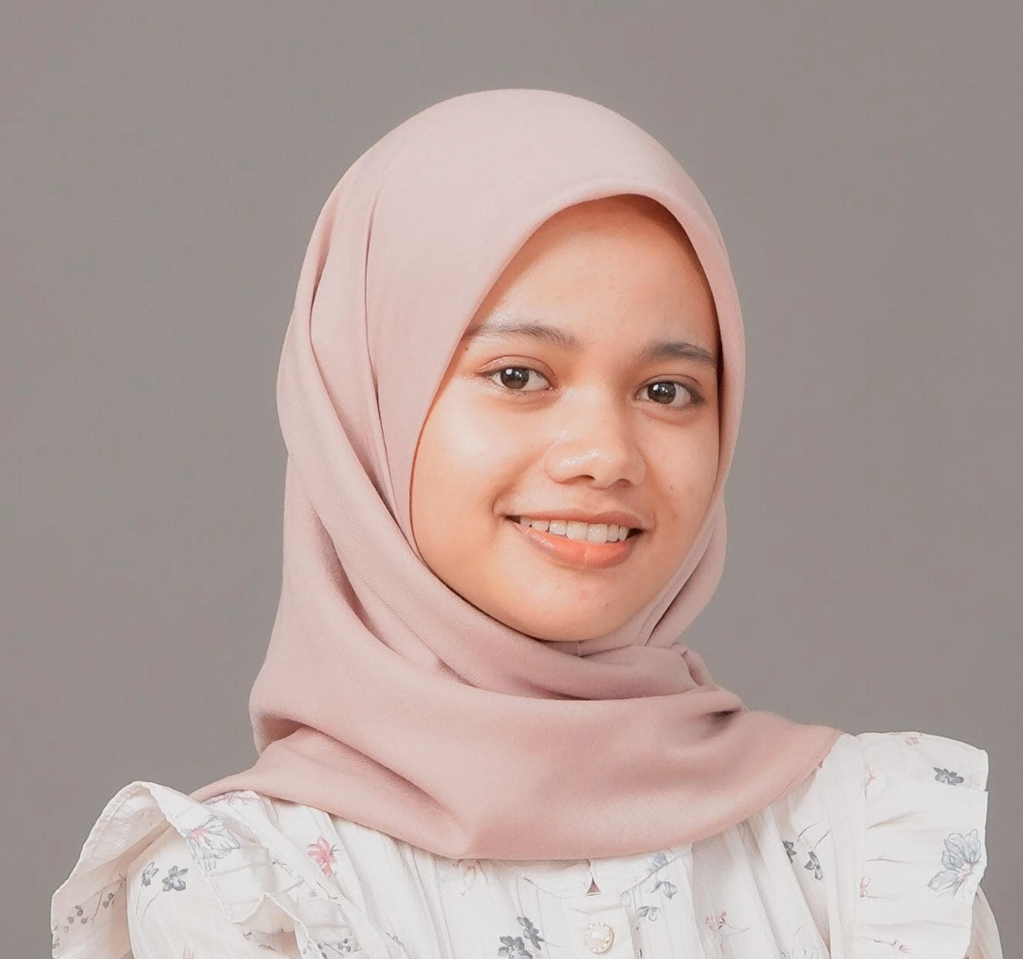 Meylisa Hadi, SOCIAL MEDIA & WEB SPECIALIST
