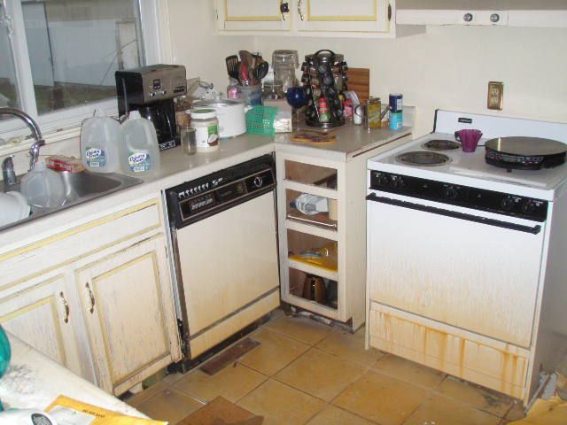 Kitchen Table Before - Lansing, MI - Sunrise Cleaning & Construction Services