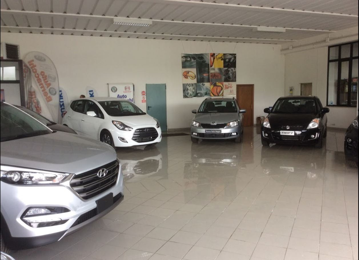 interno della concessionaria