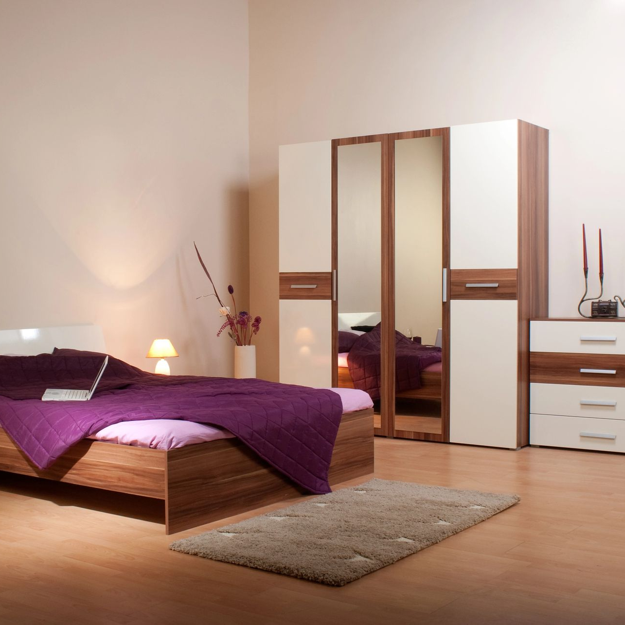 Camera da letto con arredamento moderno