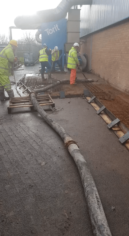 Mobile concrete pumps