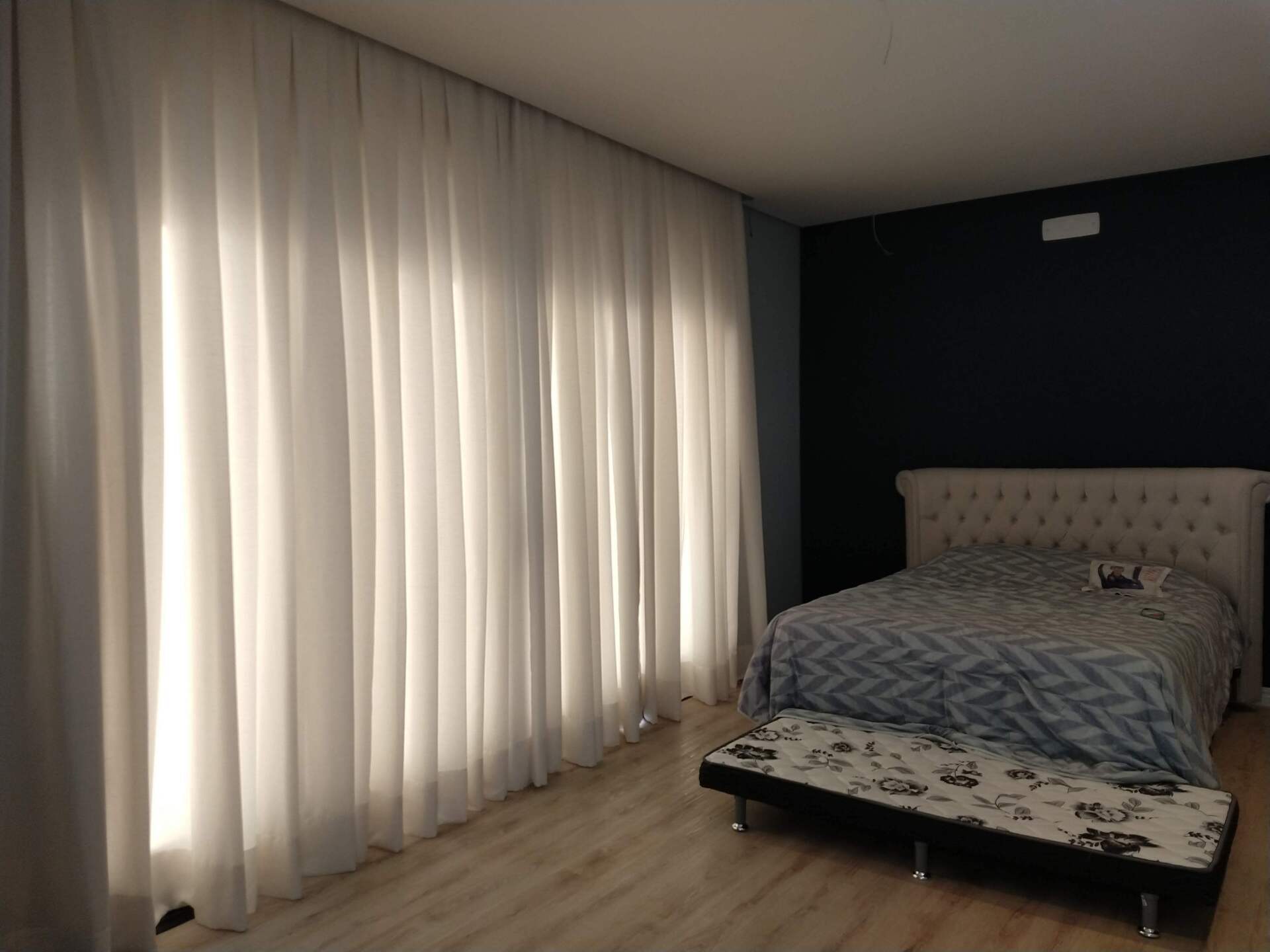 Como deve ser a cortina do quarto?