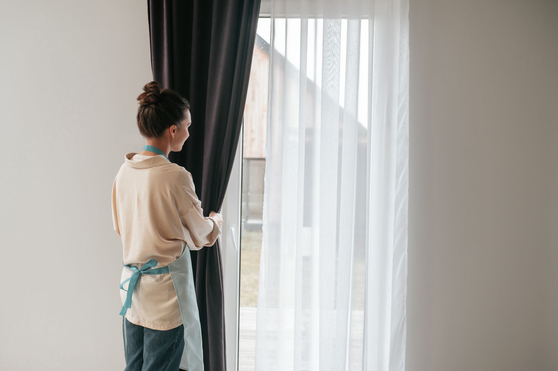 Qual e a forma correta de limpar cortinas