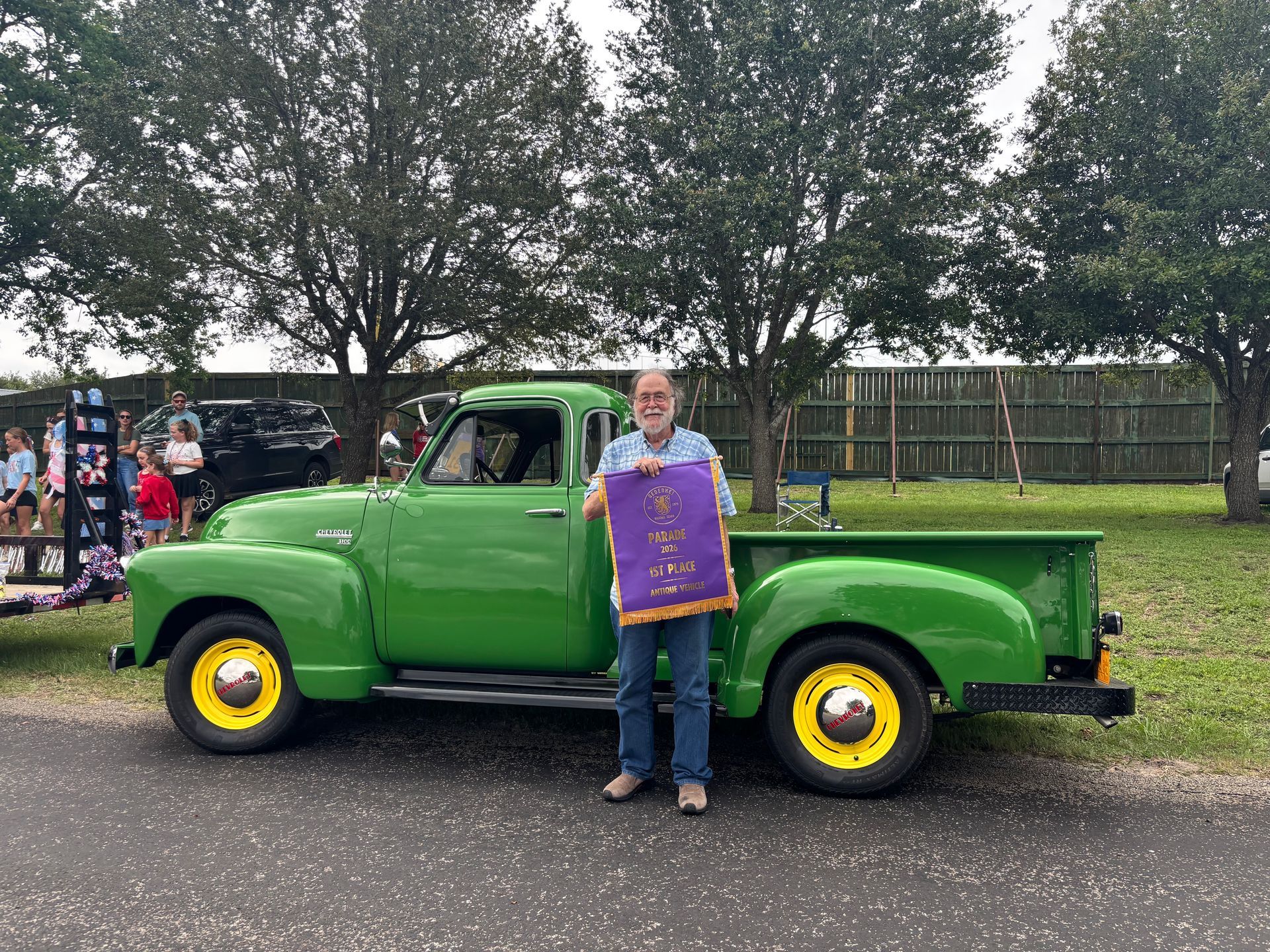 1ST PLACE ANTIQUE VEHICLE