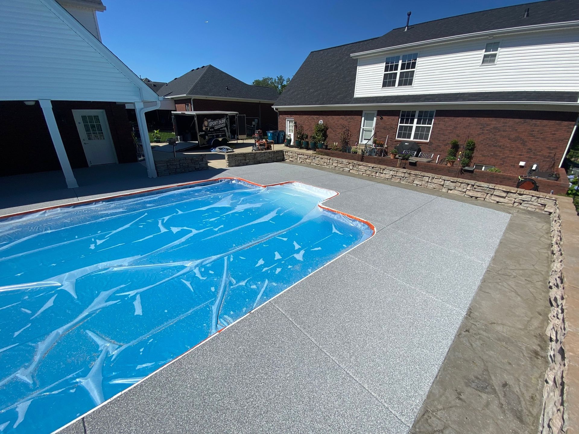 Exterior flake floor