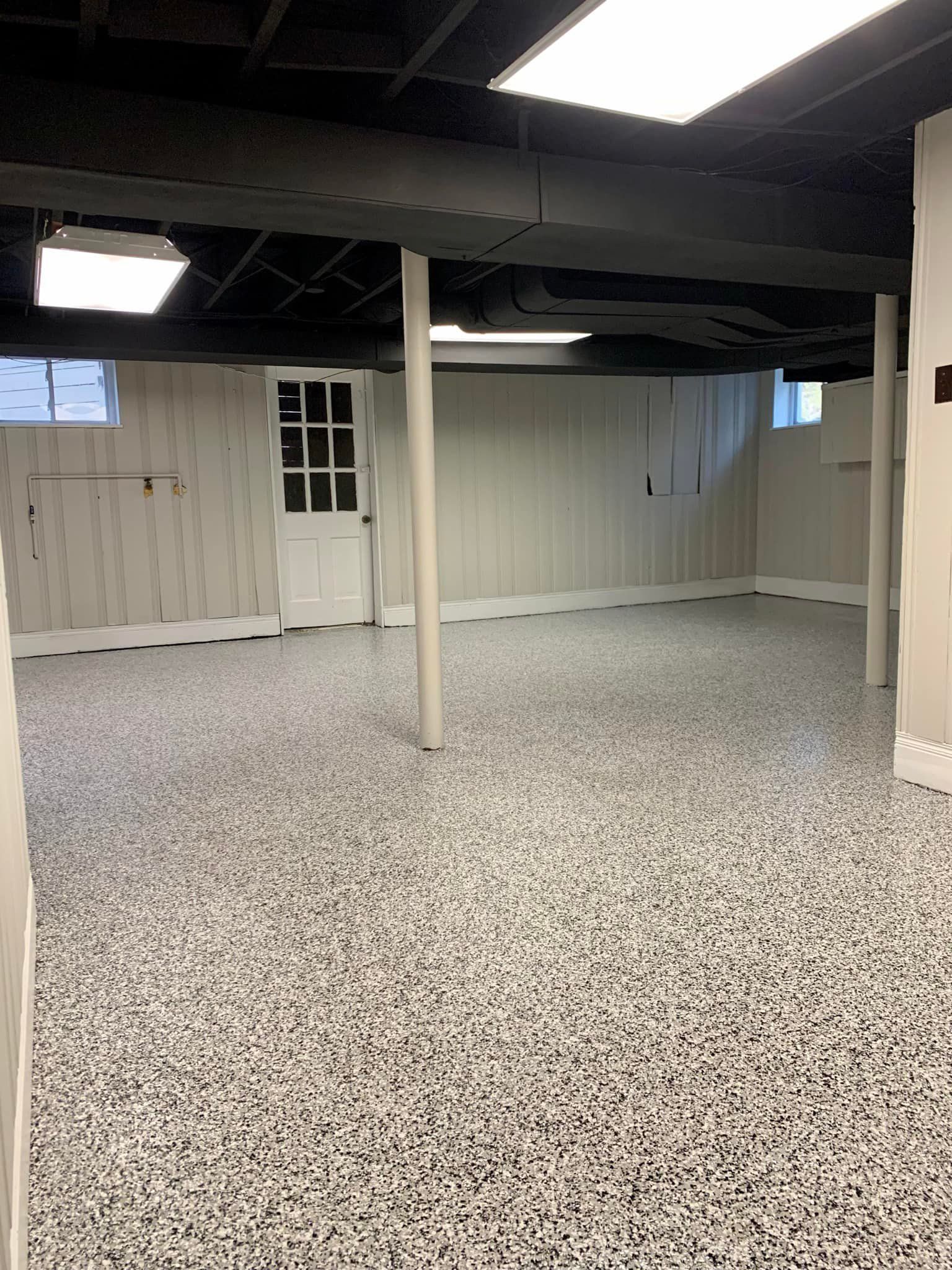 Flake floor installation in Louisville, KY