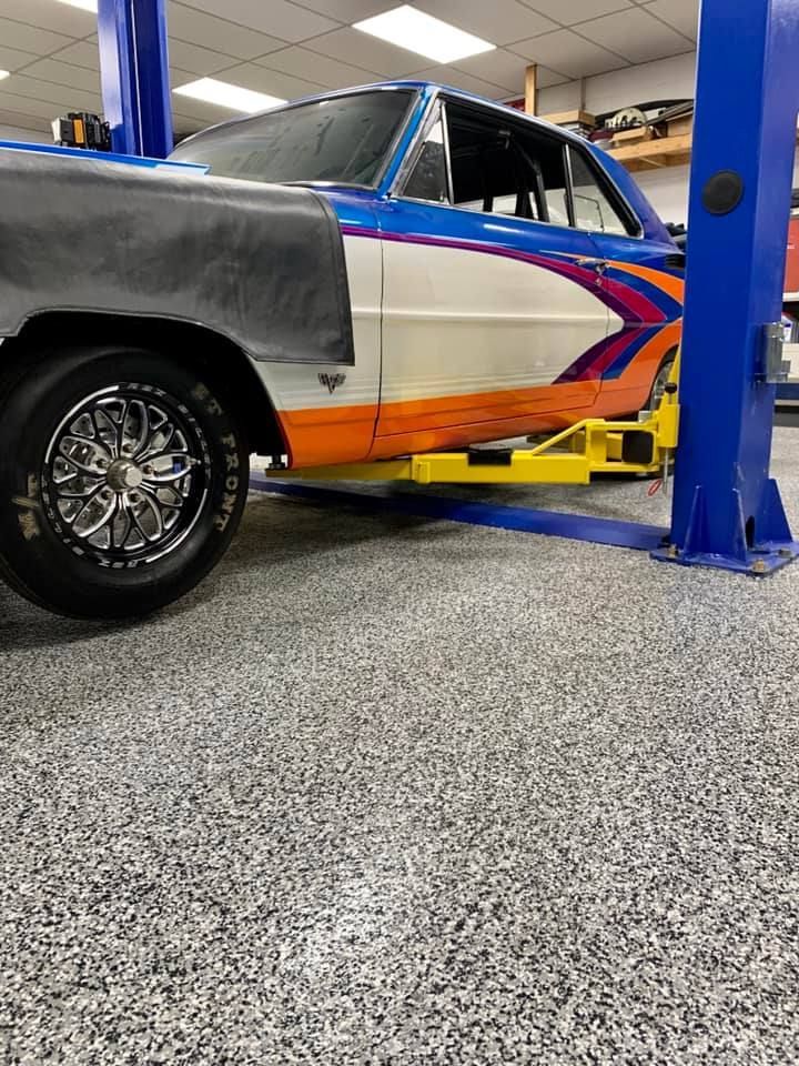 Flake floor installation in Louisville, KY