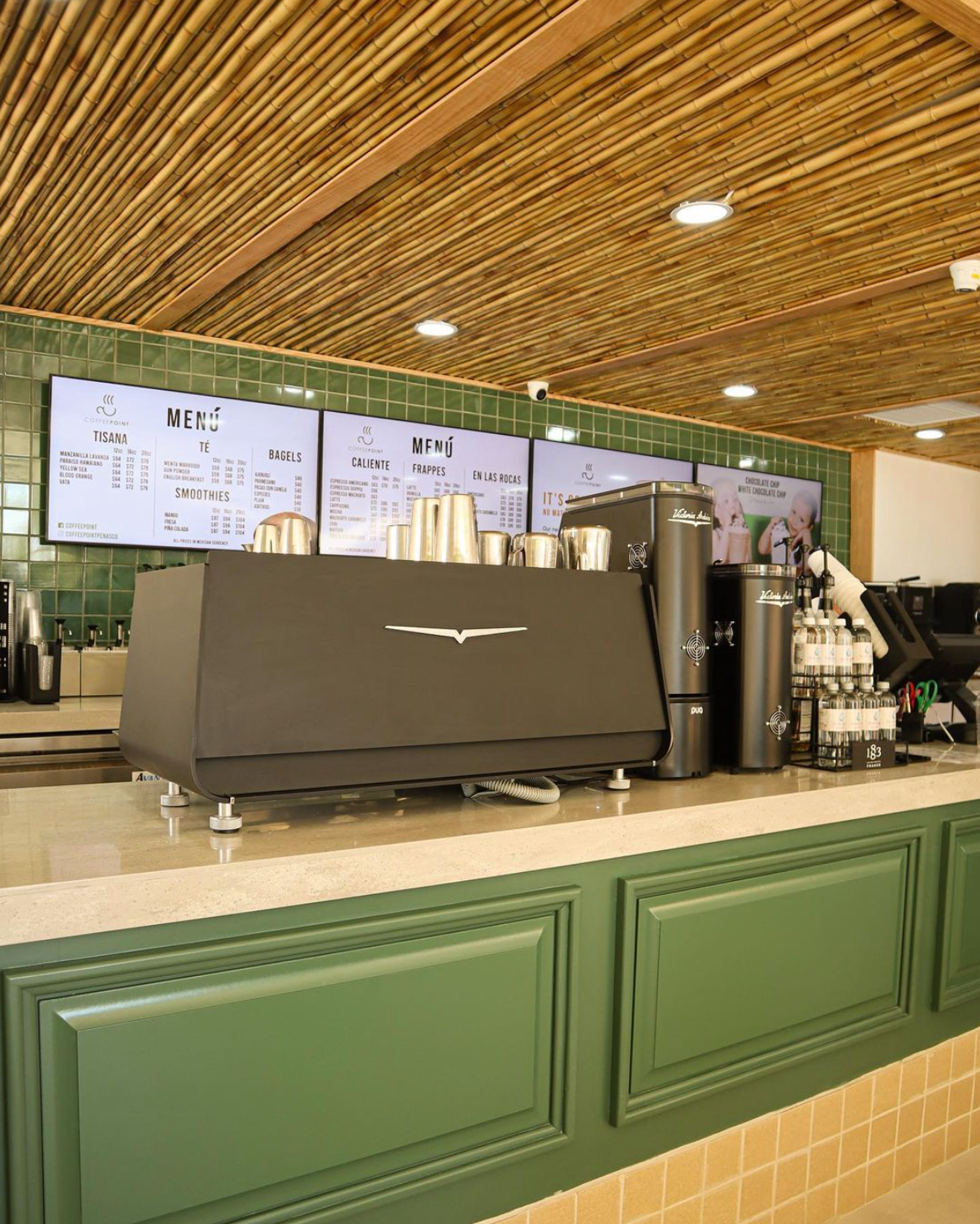 #CaféMexicano  #CafeteríaMéxico  #CaféArtesanal  #AmantesDelCafé #DesayunoMexicano  #SaboresDelCafé  #CaféConAmigos  #CaféDeCalidad  #MomentoDeRelax  #CoffeeLovers