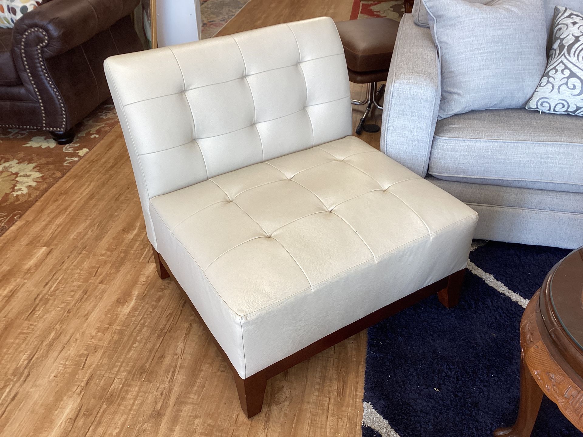Cream Leather Slipper Chair Armless