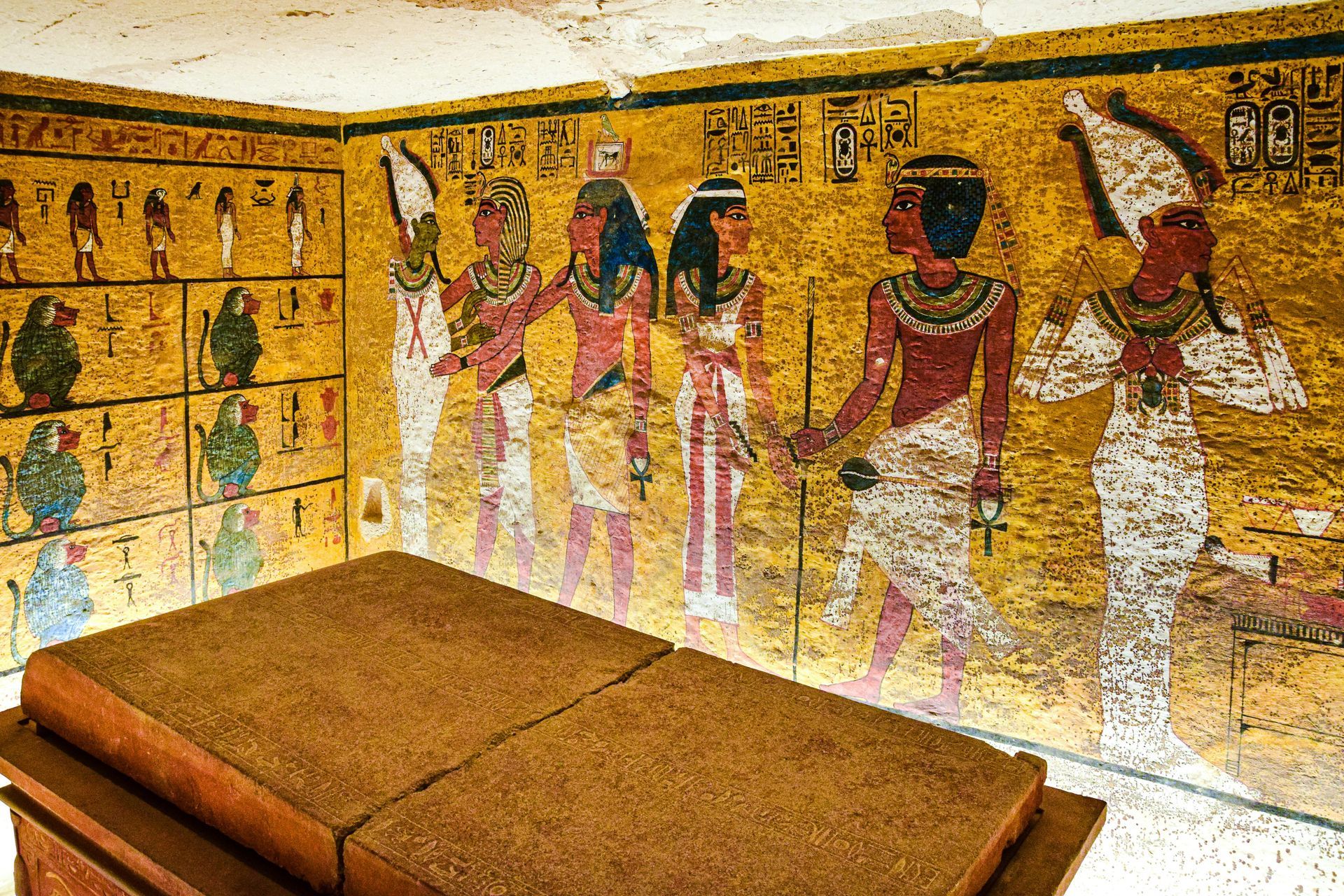 Step into the world of King Tutankhamun with Emo Tours Sweden and explore the treasures of the boy king’s tomb.