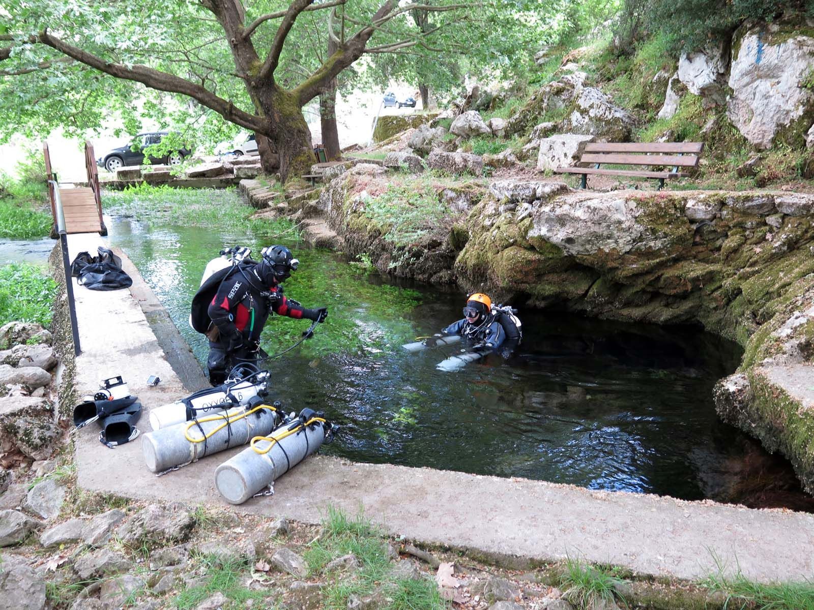 Σπηλαιοκατάδυση Βασίλη Πετρούλια στο υποβρύχιο σπήλαιο Πολύδροσος