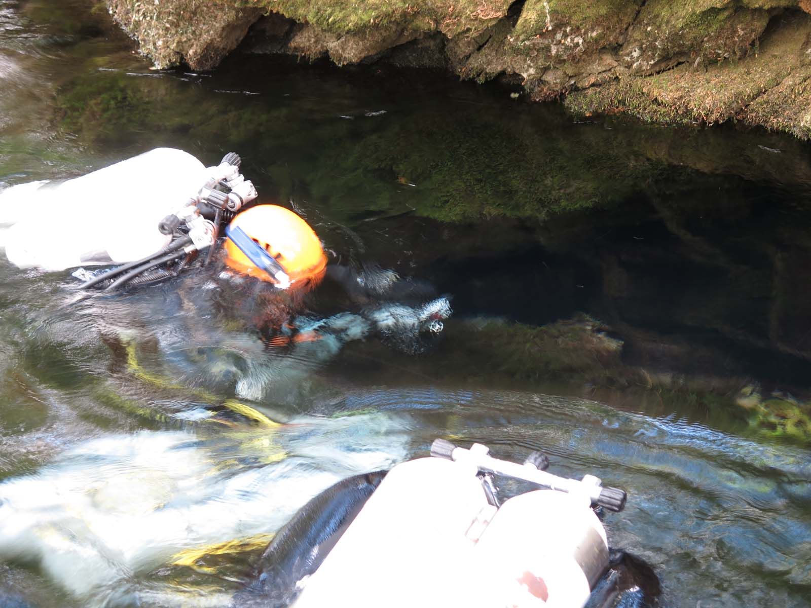 Σπηλαιοκατάδυση Βασίλη Πετρούλια στο υποβρύχιο σπήλαιο Πολύδροσος