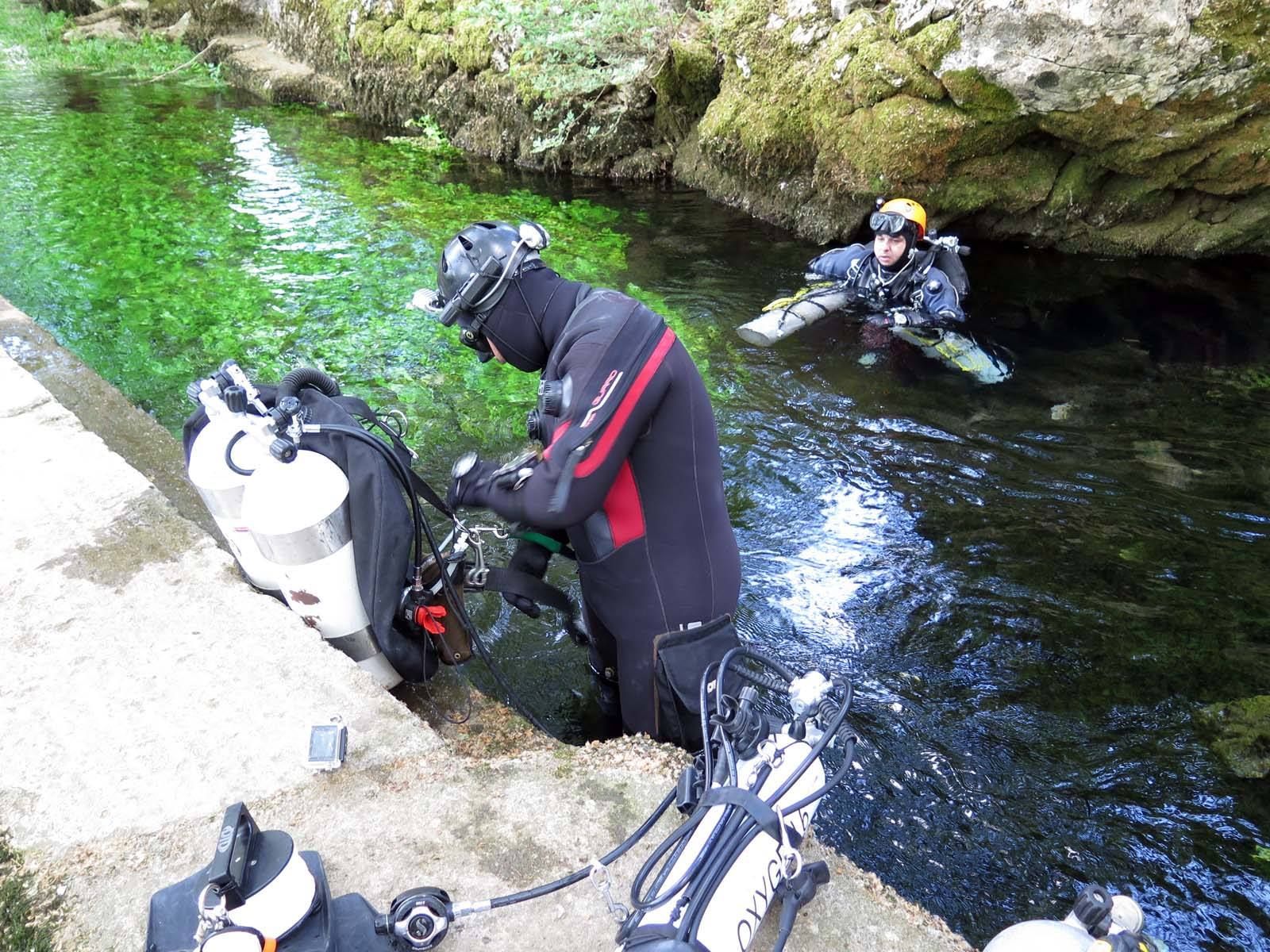 Σπηλαιοκατάδυση Βασίλη Πετρούλια στο υποβρύχιο σπήλαιο Πολύδροσος